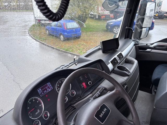 Beverage truck MAN TGS 26.400