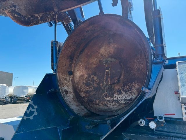 Vacuum tank truck SCANIA P310 4x2 Hvidtved Larsen Flexline 207