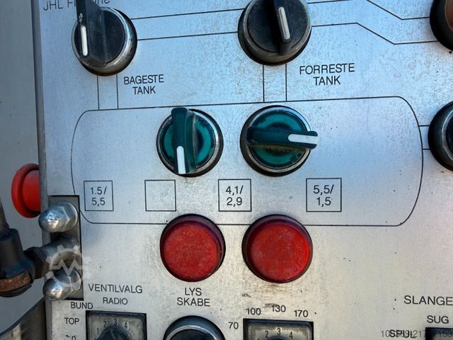 Vacuum tank truck SCANIA P310 4x2 Hvidtved Larsen Flexline 207