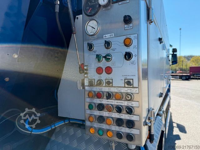 Vacuum tank truck SCANIA P310 4x2 Hvidtved Larsen Flexline 207