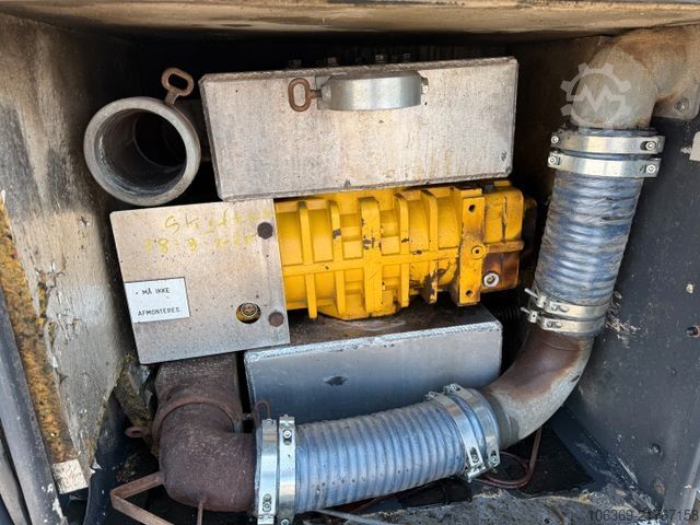 Tanker truck SCANIA R500 NGS 6x2 26 m3 Grain silo / Kompressor