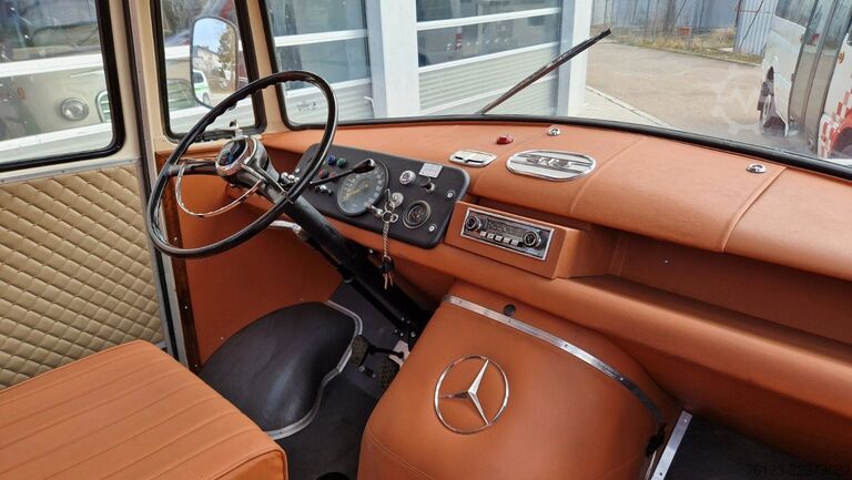 Minibus MERCEDES-BENZ O 319 Samba Schiebedach Klima
