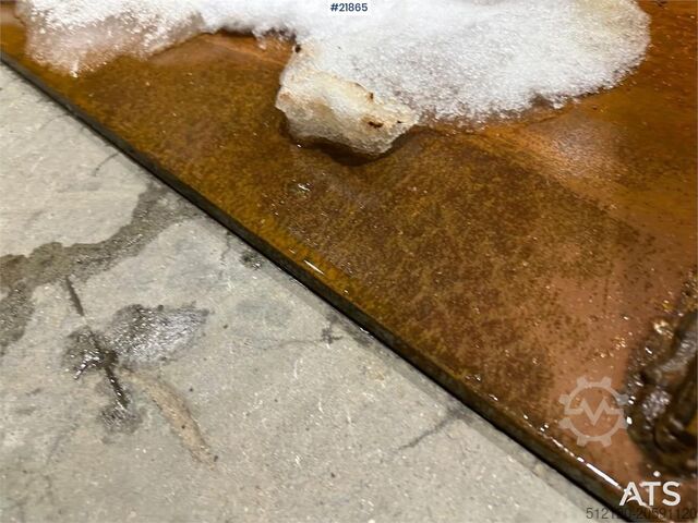 Loader Mustang 220R compact loader w/leveling bucket and pallet f