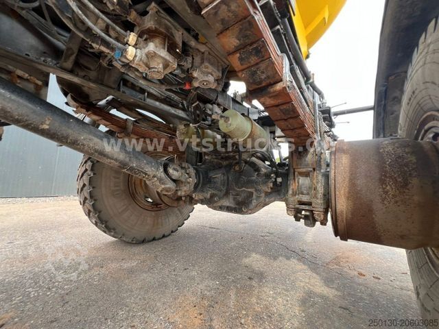 LKW mit Tankaufbau MAN F8 Winterdienst Räumschild
