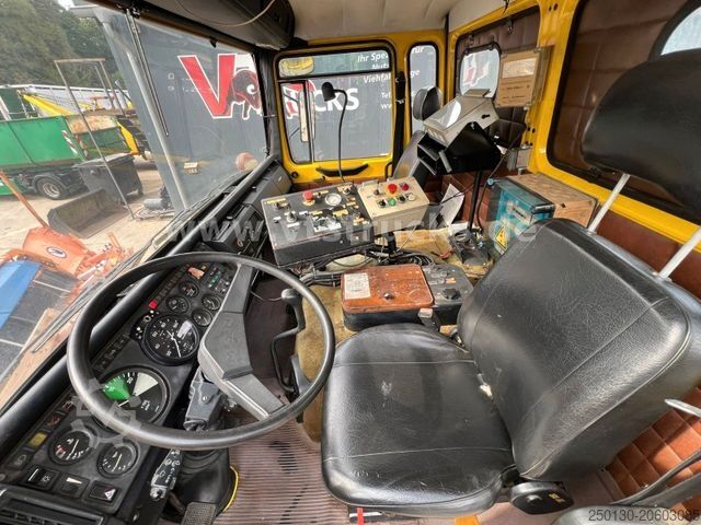 LKW mit Tankaufbau MAN F8 Winterdienst Räumschild