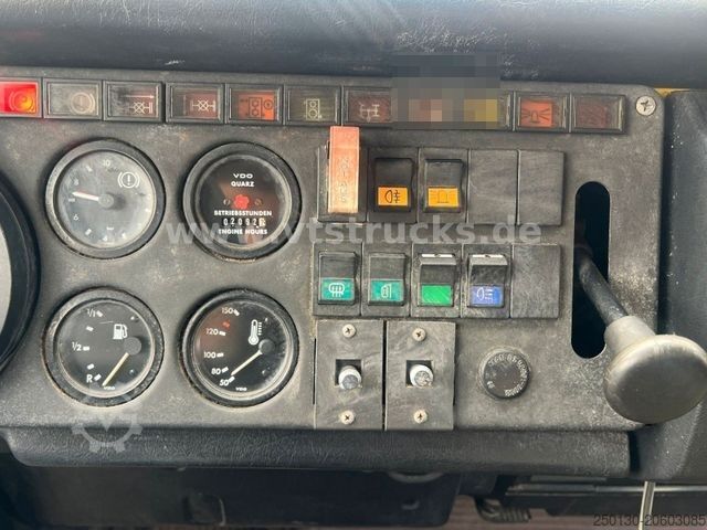 LKW mit Tankaufbau MAN F8 Winterdienst Räumschild