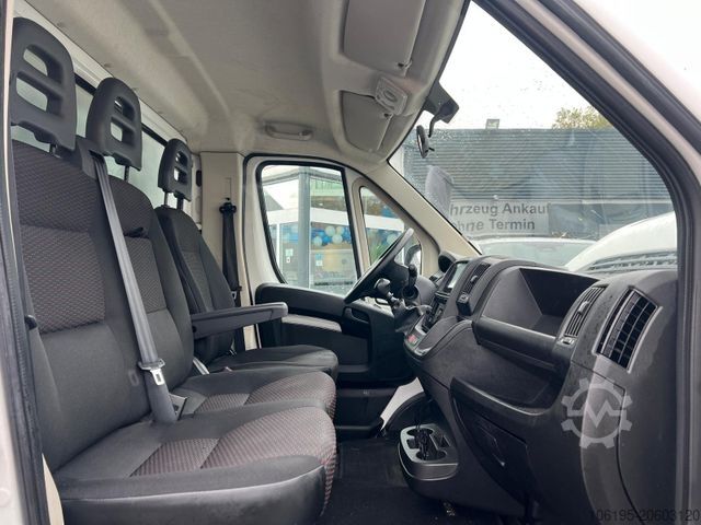 Box van PEUGEOT Boxer 2,2 Blue-HDI Maxi Koffer Hebebühne