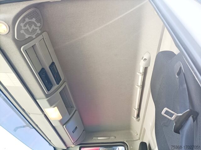 Flatbed truck with tarpaulin Iveco EUROCARGO 190-280