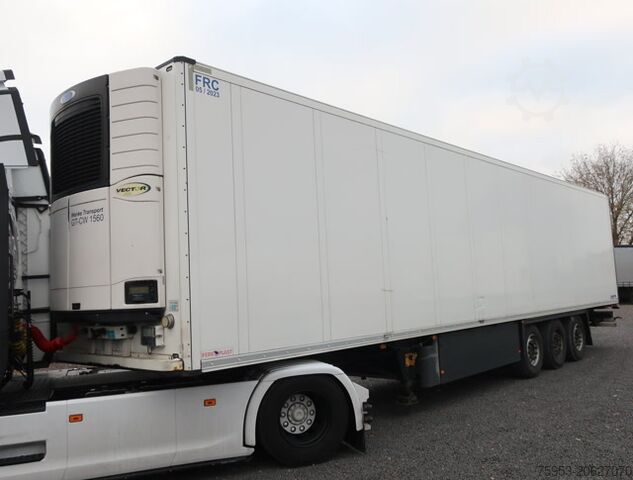 Reefer semitrailer Schmitz SKO 24 Liftachse P-Kasten Carrier Vector 1950
