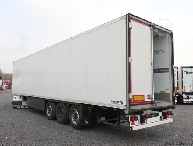 Reefer semitrailer Schmitz SKO 24 Liftachse P-Kasten Carrier Vector 1950