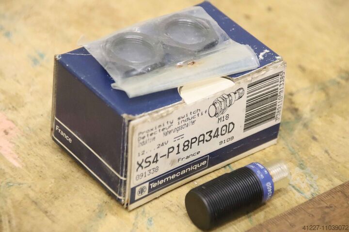 Proximity switch Telemecanique XS4-P18PA340D
