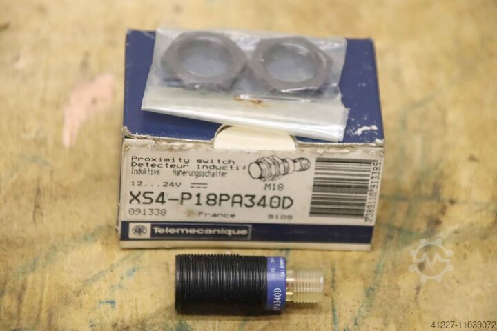 Proximity switch Telemecanique XS4-P18PA340D