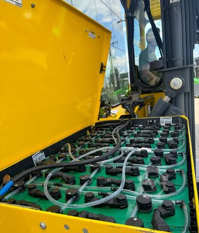 Four-way forklift Combilift C2500 EST /Only 1451 hours/ Battery 81%