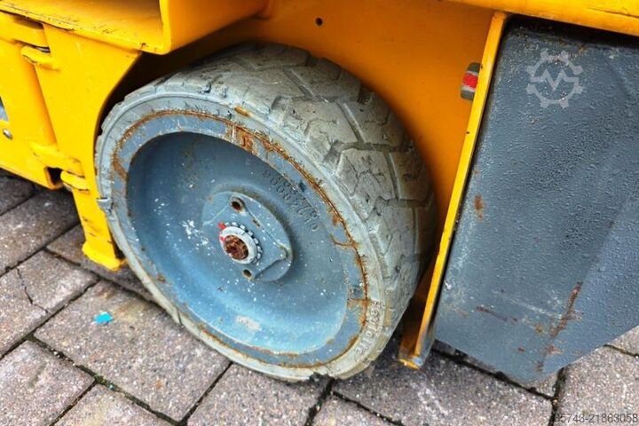 Scissor lift Haulotte Optimum 8 Electric,Batteries(07-2025),7.77m Workin