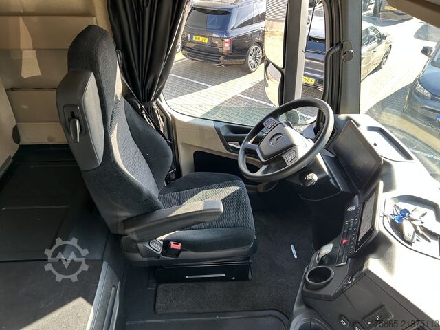Standard tractor Mercedes-Benz Actros 1845 Gigaspace / Tacho V2 / PTO - Hydrau...