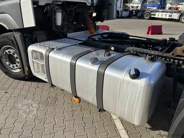 Standard tractor Mercedes-Benz Actros 1845 Gigaspace / Tacho V2 / PTO - Hydrau...