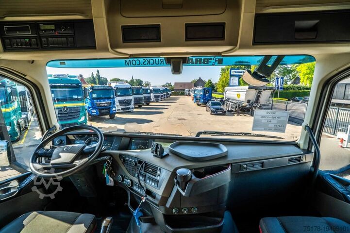 Standard tractor VOLVO FH 500 +KIPHYDR.