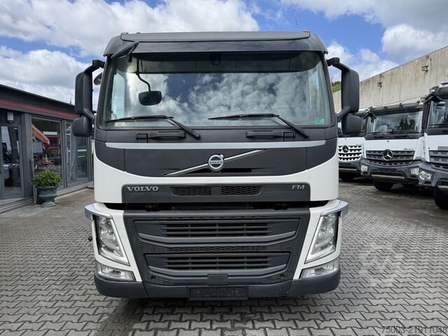 Truck chassis Volvo FM 330 6X2*4