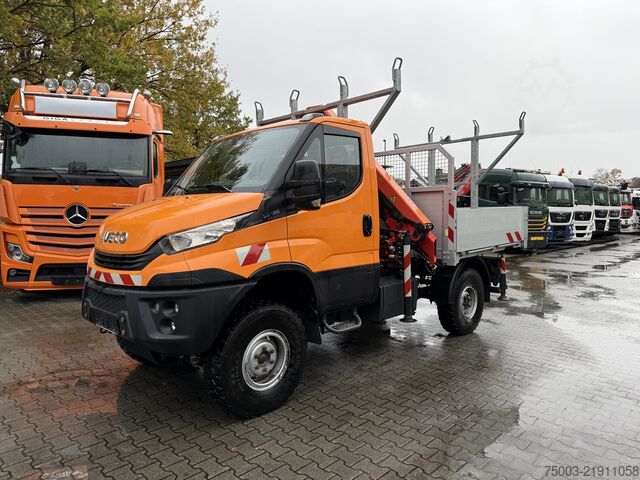 Truck-mounted crane van Iveco Daily 55S18W 4X4 Palfinger PK 7.501