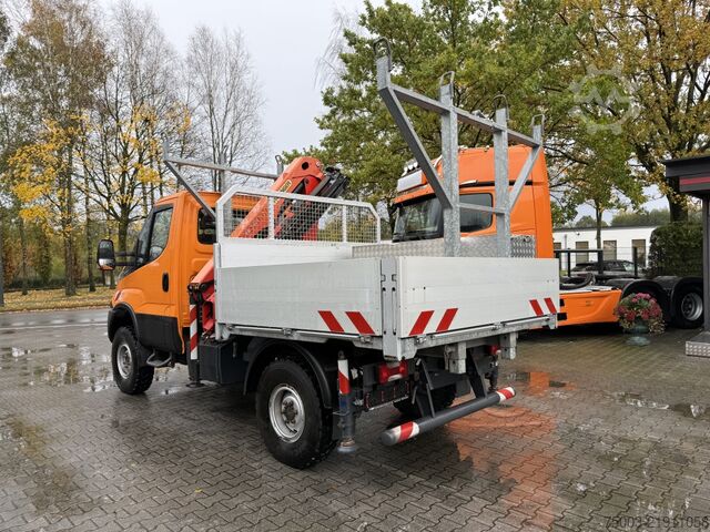 Truck-mounted crane van Iveco Daily 55S18W 4X4 Palfinger PK 7.501