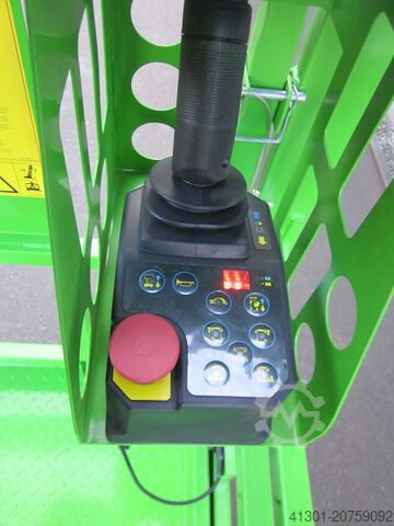 Scherenarbeitsbühne mit auto. Abstützung FRONTEQ FS0812L