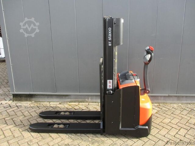 High lifting pallet truck TOYOTA SWE140L