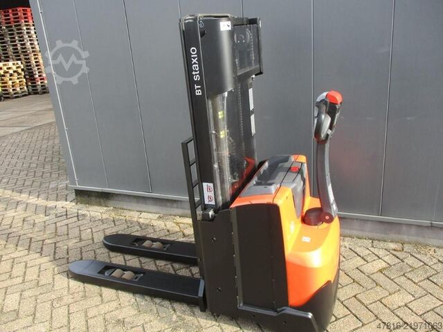 High lifting pallet truck TOYOTA SWE140L