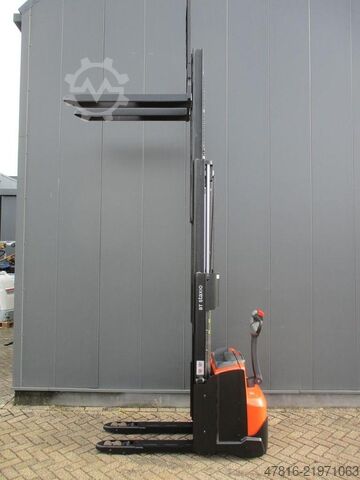 High lifting pallet truck TOYOTA SWE140L