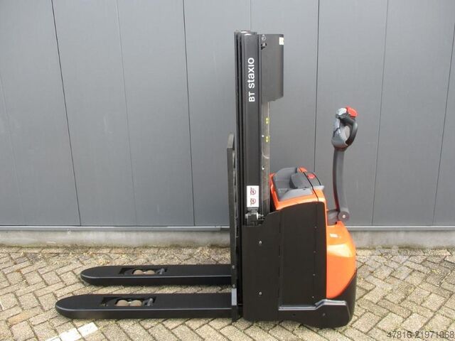 High lifting pallet truck TOYOTA SWE140L