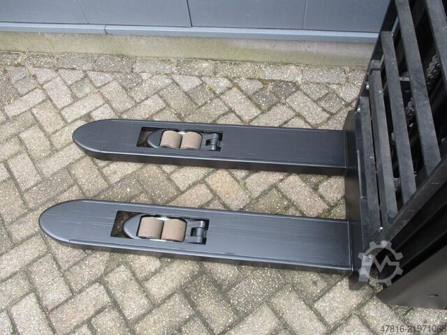 High lifting pallet truck TOYOTA SWE140L
