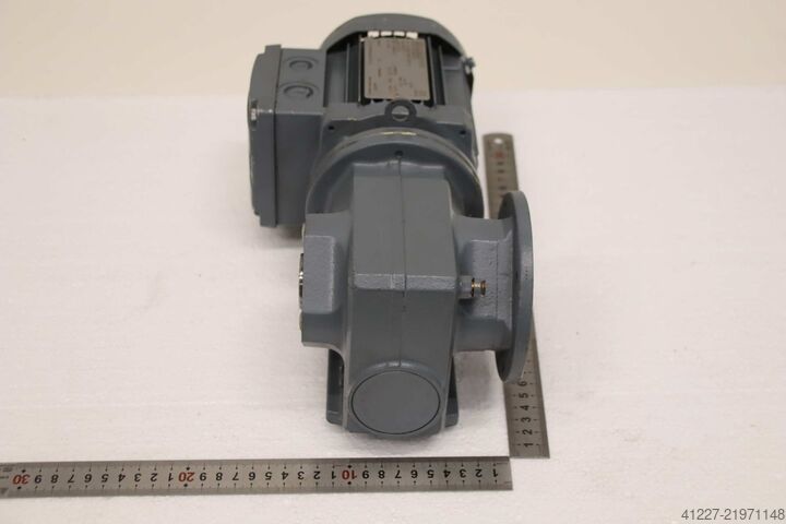 Geared motor 0.55 kW 55 rpm SEW-Eurodrive SAF 37 DR63M4/TF