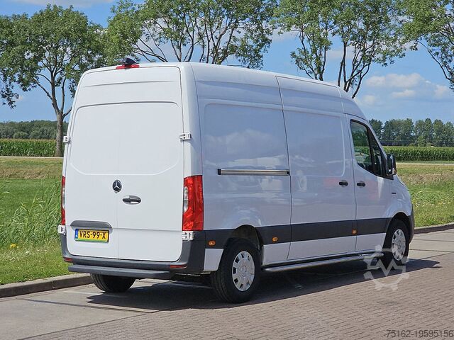 High-roof van MERCEDES-BENZ ESPRINTER L2H2 35 KWH