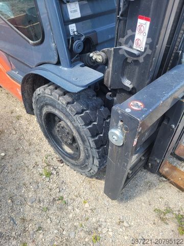 Dieselstapler Toyota 52-8FDF30 nur 871 Stunden