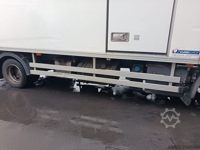 Refrigerated truck renault midlum d 220