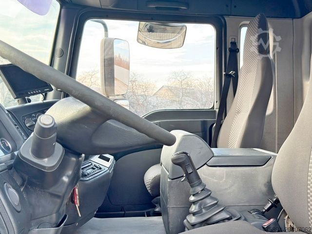 Kipper LKW MAN TGA 26.350 * KIPPER 4,90m + TEREX ATLAS * 6x4 *