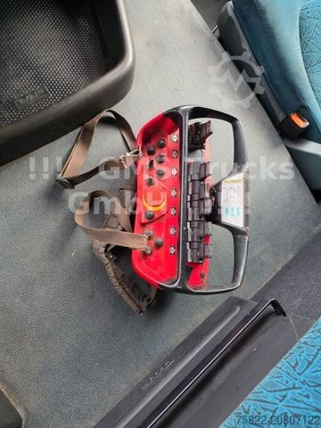 Standard tractor unit DAF 95XF / 8X4 / 35m Palfinger Kran PK 90002 / Winch