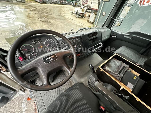 Transporter mit Kipper MAN TGL 8.220