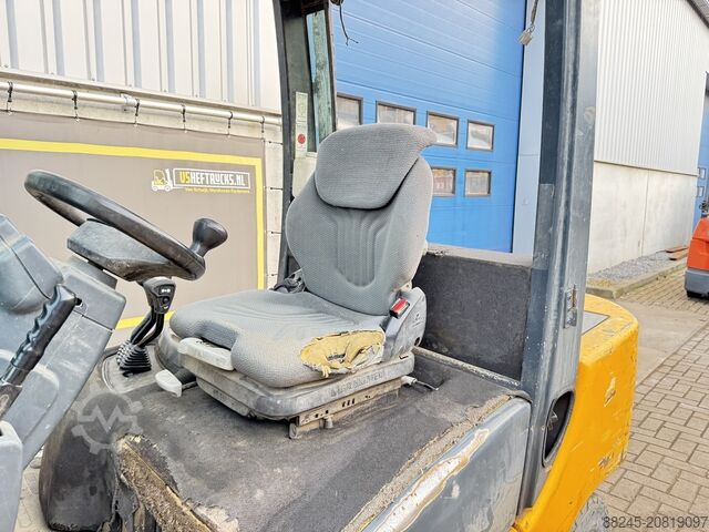 VS-22603 Diesel Triplex Gabelstapler Jungheinrich 3,5 Tonnen JUNGHEINRICH DFG435-760DZ