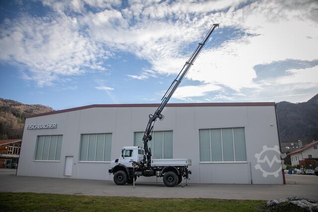 Autokran Mercedes-Benz Unimog Kranimog U4023 mit Ladekran und Seilwind