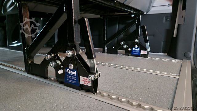 Kleinbus MERCEDES-BENZ Sprinter Lord Light 22 Sitzer 5 x Lagerfahrzeug