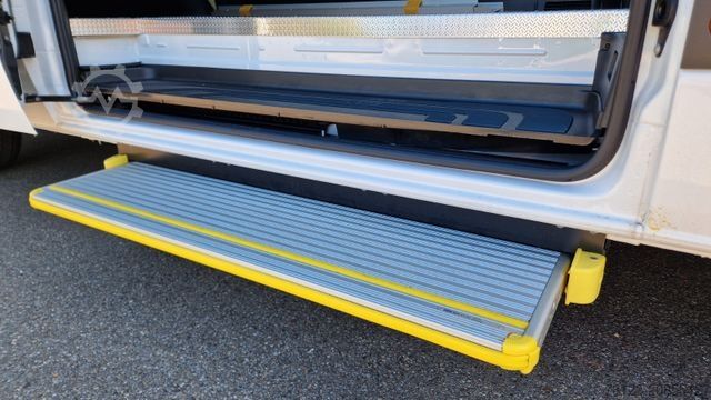 Kleinbus MERCEDES-BENZ Sprinter Lord Light 22 Sitzer 5 x Lagerfahrzeug