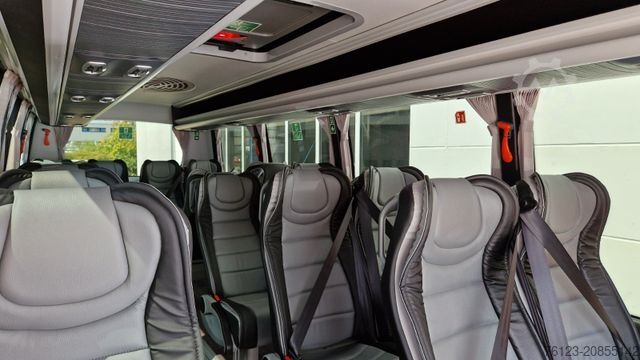 Kleinbus MERCEDES-BENZ 519 Sunset S 4 Ferqui Chasis 907 Vorlauffahrzeug