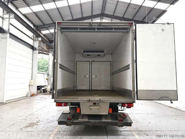 Refrigerated/frozen transport DAF LF 55.220 CARRIER SUPRA 950MT FRIGO