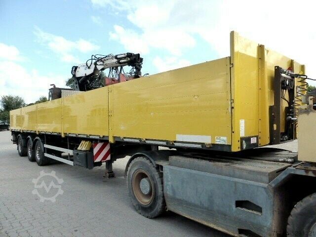 Semitrailer SCHWARZMÜLLER Pritsche/Roll Kran Kennis R-16 / Gelenkt