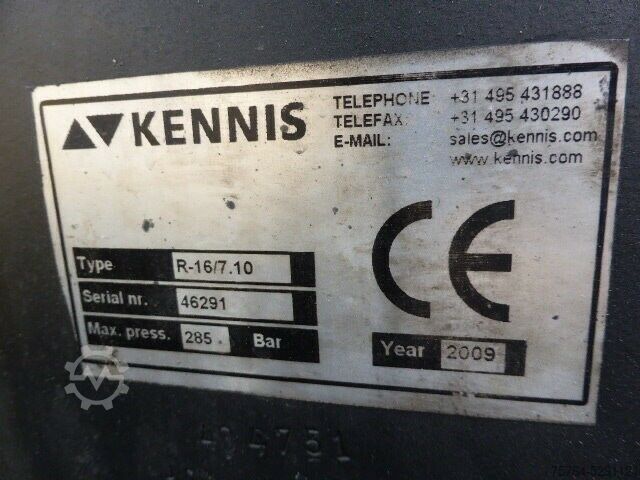 Semitrailer SCHWARZMÜLLER Pritsche/Roll Kran Kennis R-16 / Gelenkt