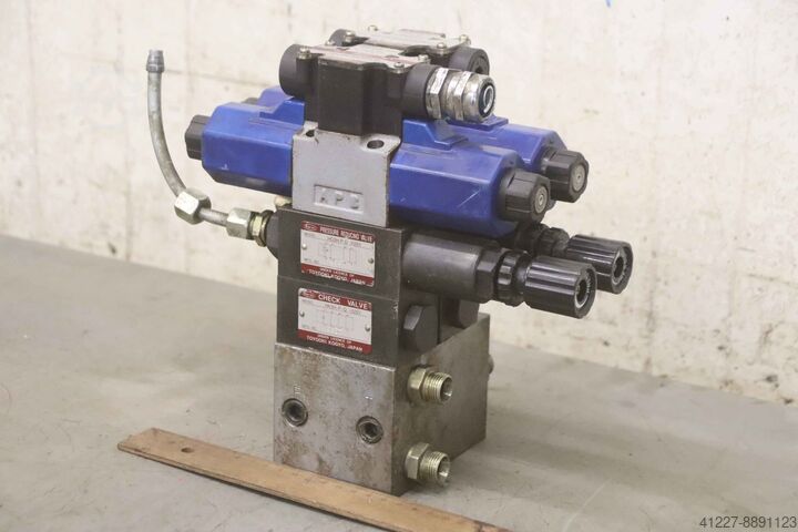 Hydraulik Steuerblock Toyooki Santenberg HD3-2W- HD3-2WD- GTC S 2