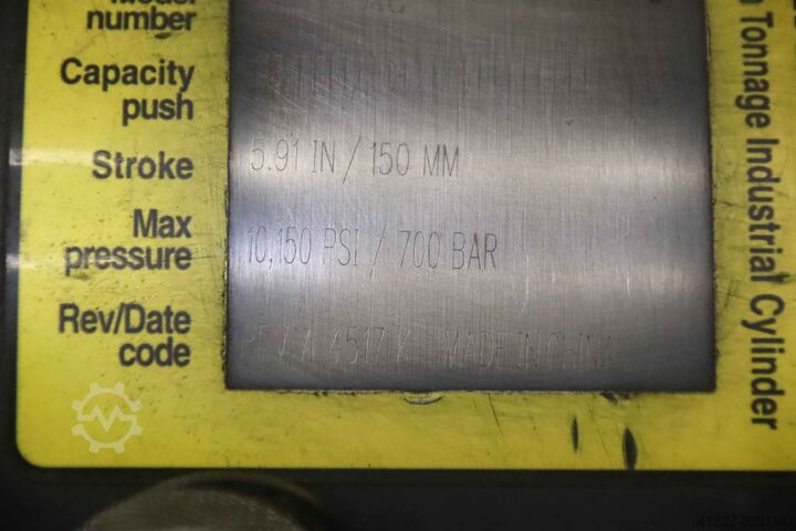 Kurzhub-Schwerlastzylinder 113 t Enerpac HCL 1006 Hub 150 mm 700 bar