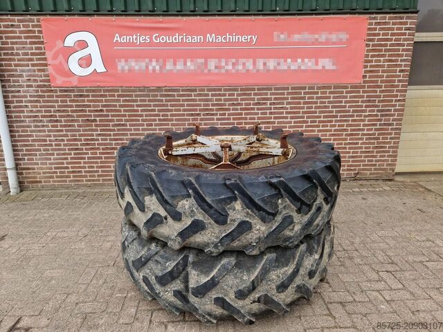 Wheel with tyre  Set dubbellucht banden