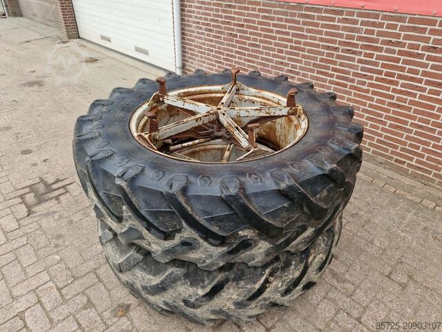 Wheel with tyre  Set dubbellucht banden