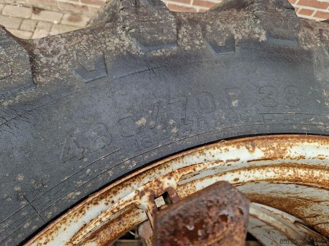 Wheel with tyre  Set dubbellucht banden